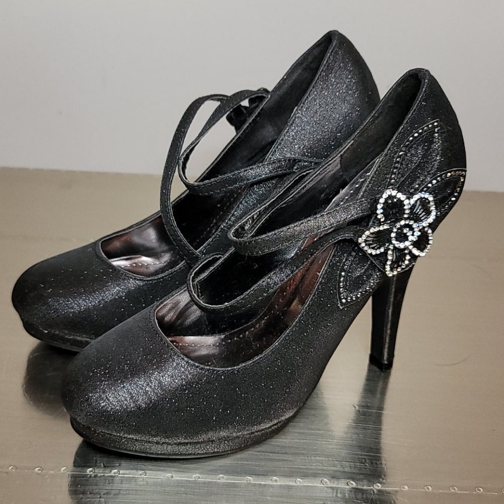 Moda Heels - Picture 2 of 12